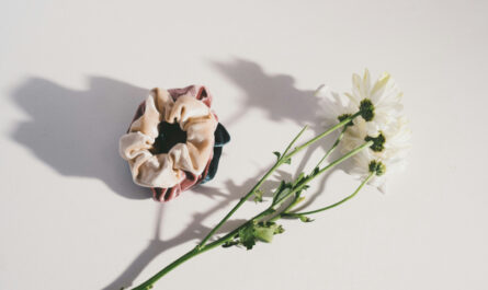 Aj obyčajná gumička do vlasov môže škodiť - akú si vybrať?